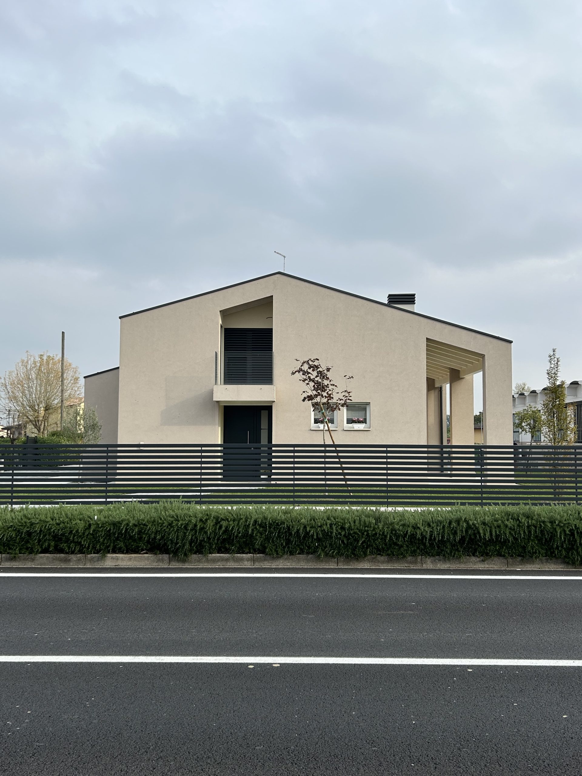 StudioG13_Abitazione_Unifamiliare_Xlam_Legno_Lamellare_Urbana_Padova_Isolamento_Termico_Acustico_Recinzione_01